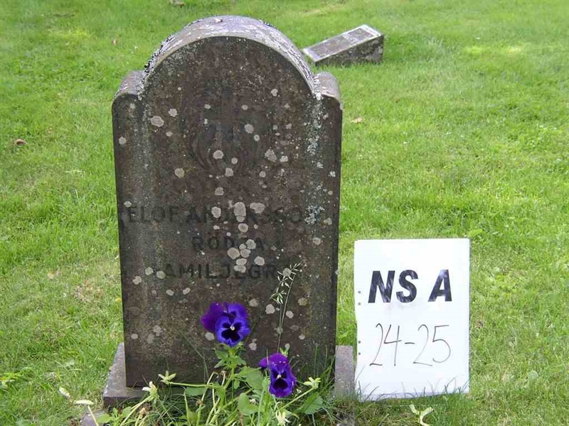 Grave number: NS A    24-25