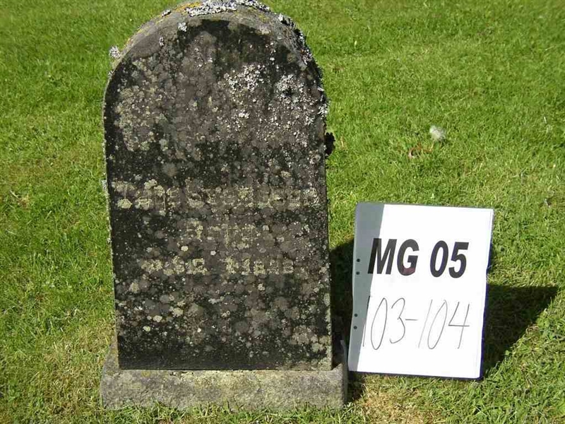 Grave number: M G 05   103-104