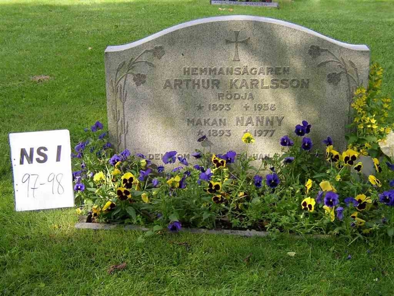 Grave number: NS I    97-98