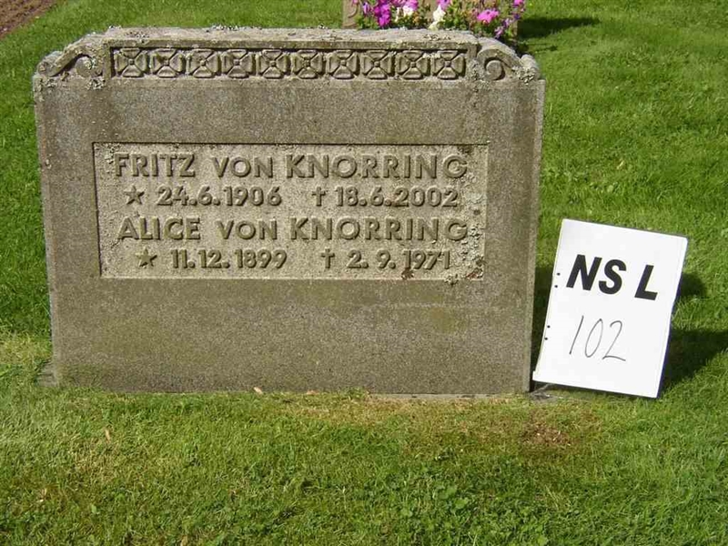 Grave number: NS L   102