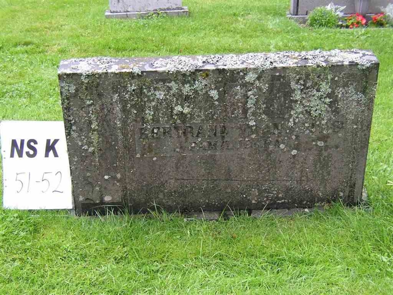 Grave number: NS K    51-52