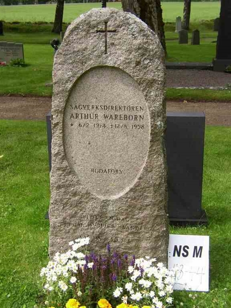 Grave number: NS M    43-44