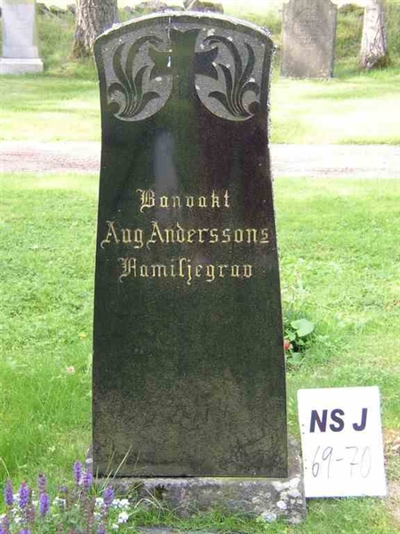 Grave number: NS J    69-70