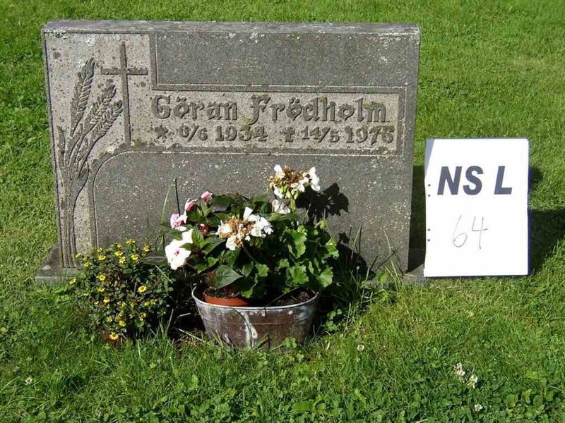 Grave number: NS L    64