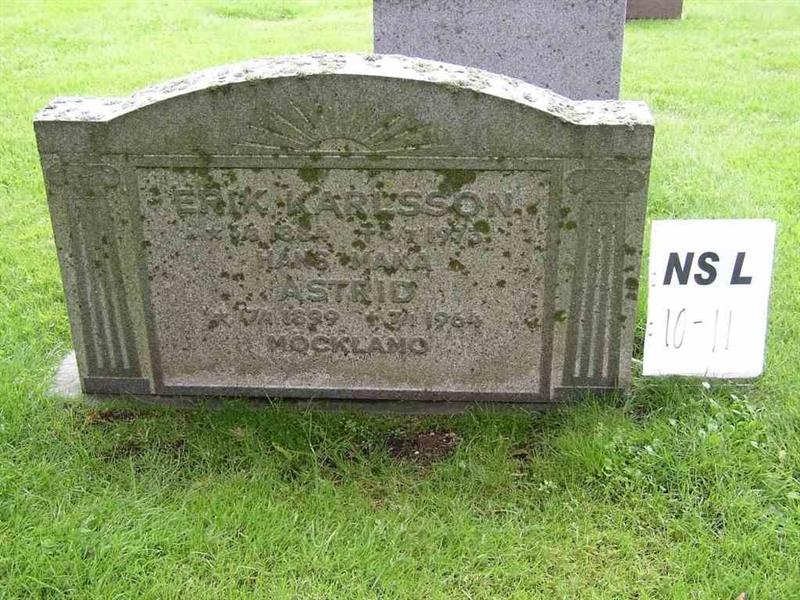 Grave number: NS L    10-11