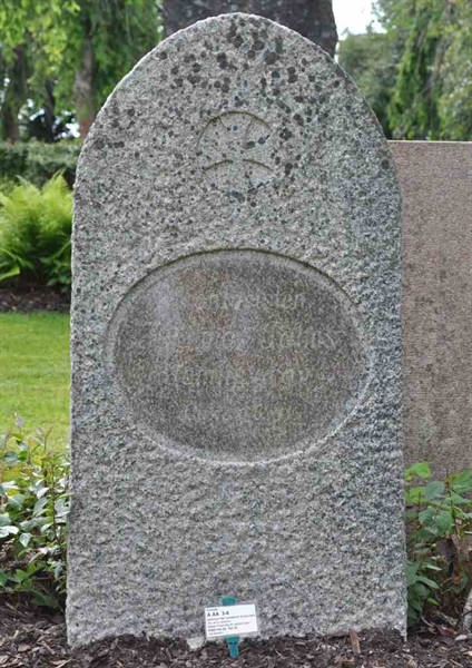 Grave number: A A    92-93