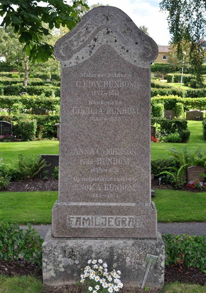 Grave number: A C    12-13