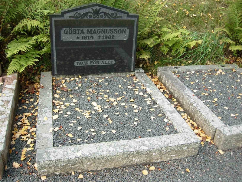 Grave number: A J 33
