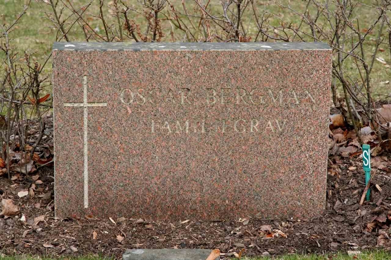 Grave number: A R    68-69