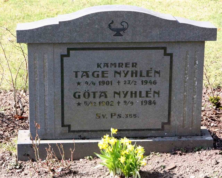 Grave number: A T     7-8