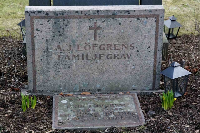 Grave number: A M   368-369