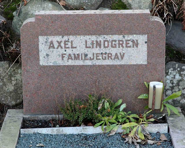 Grave number: A L    11
