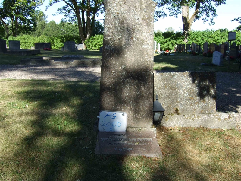Grave number: F G B   219-220