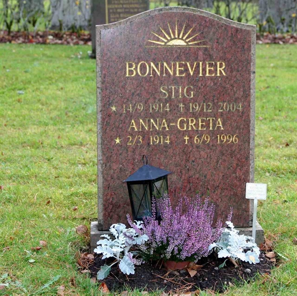 Grave number: S 26B C     5-6