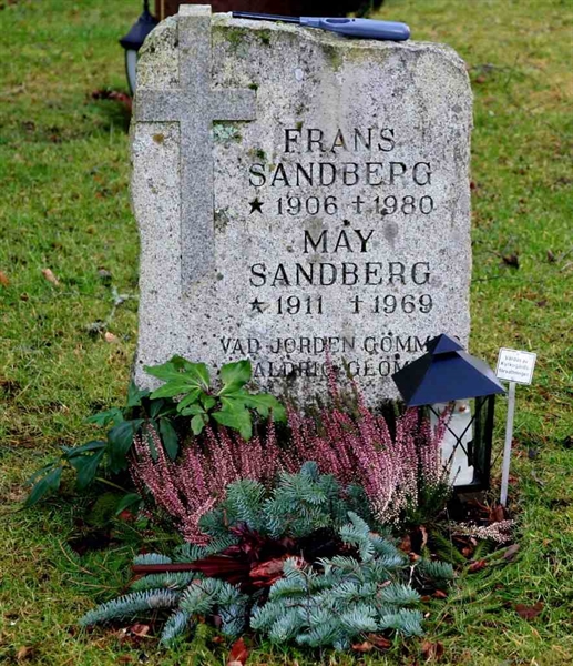 Grave number: S 22C D     2-3