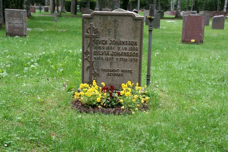 Grave number: S 10D D     3-4