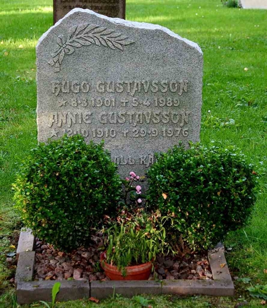 Grave number: S 10D F     5-6