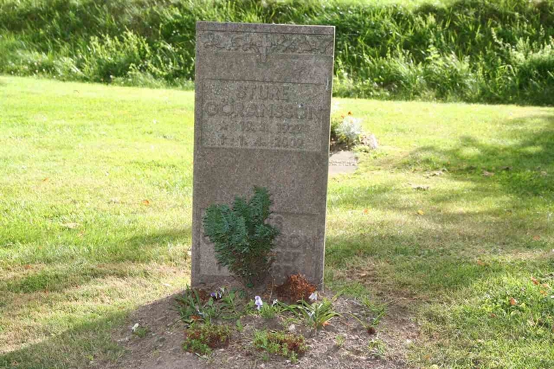 Gravnummer: S 27 B    16