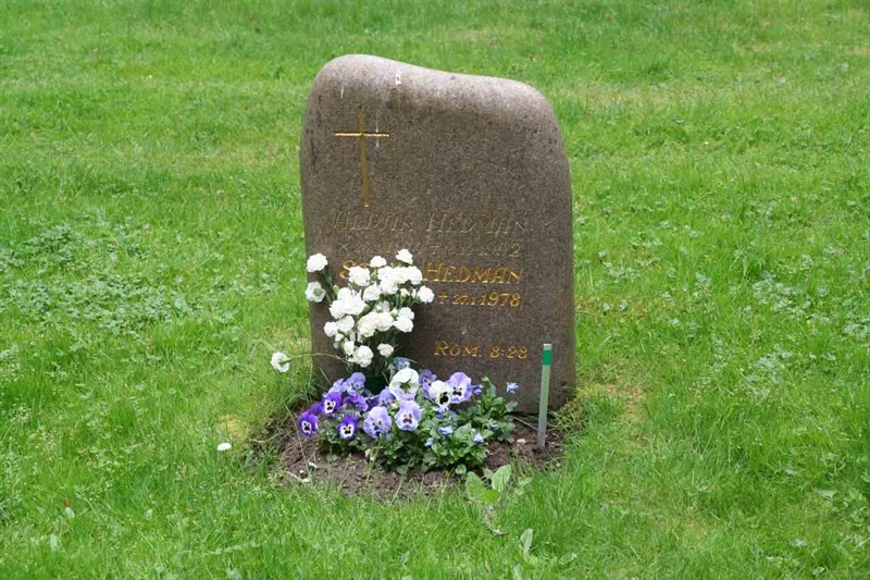Grave number: S 10C A     6-7