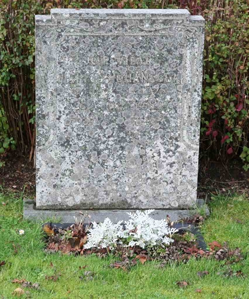 Grave number: F Ö B   101-102
