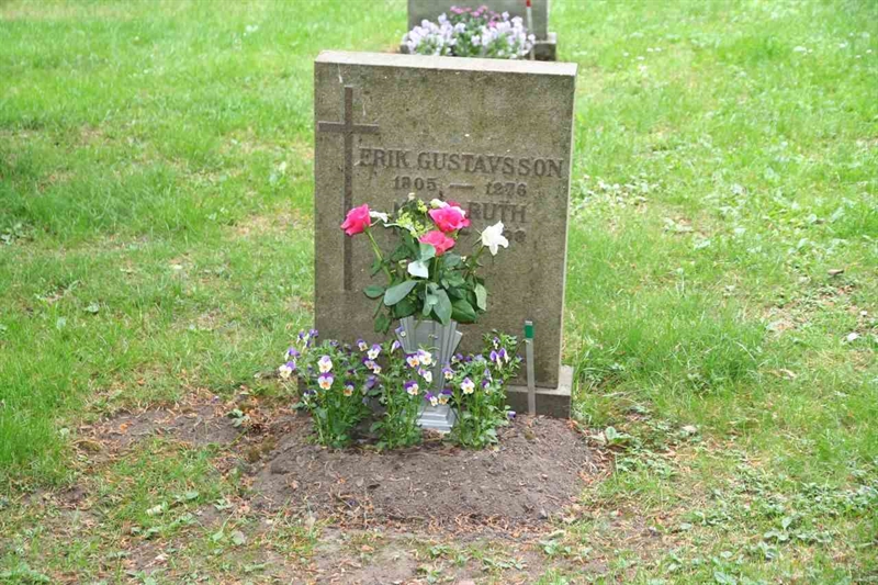 Grave number: S 10D F     1-2