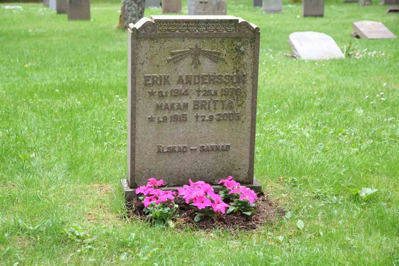 Grave number: S 10D E     5-6