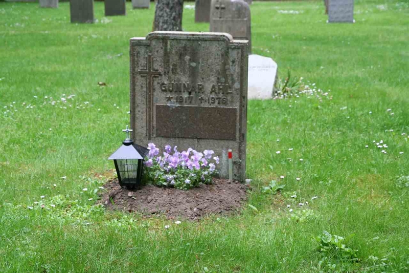 Gravnummer: S 10D D     7-8