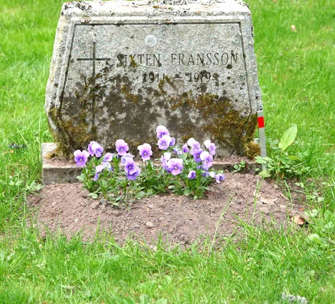 Grave number: S 11A C    13