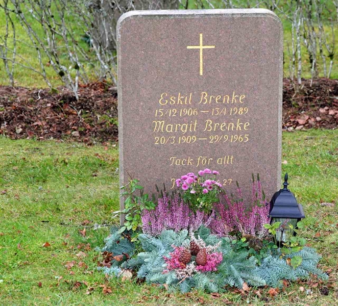 Grave number: S 26B A    17-18
