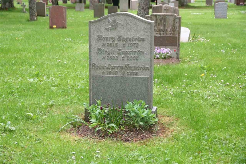 Grave number: S 10D E     7-8
