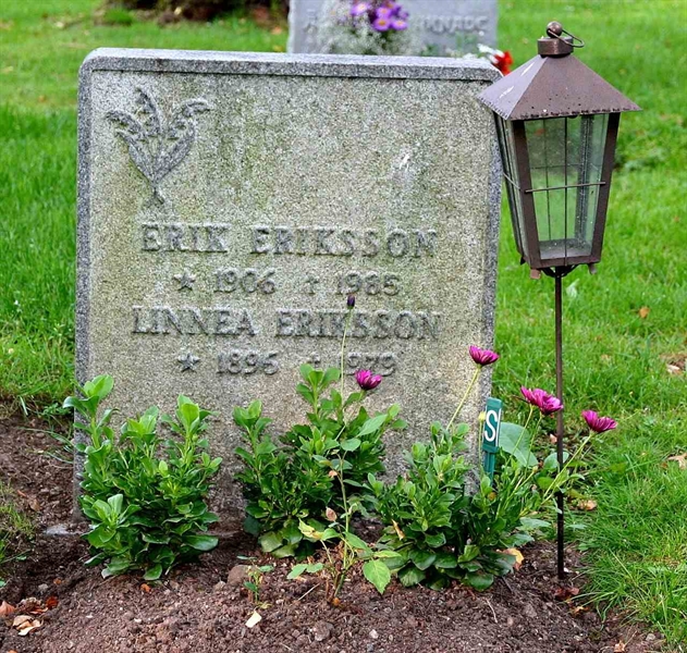 Grave number: S 11A B     1-2