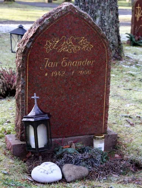 Gravnummer: S 18B E     6