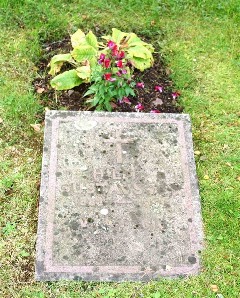 Grave number: S 21D F     3