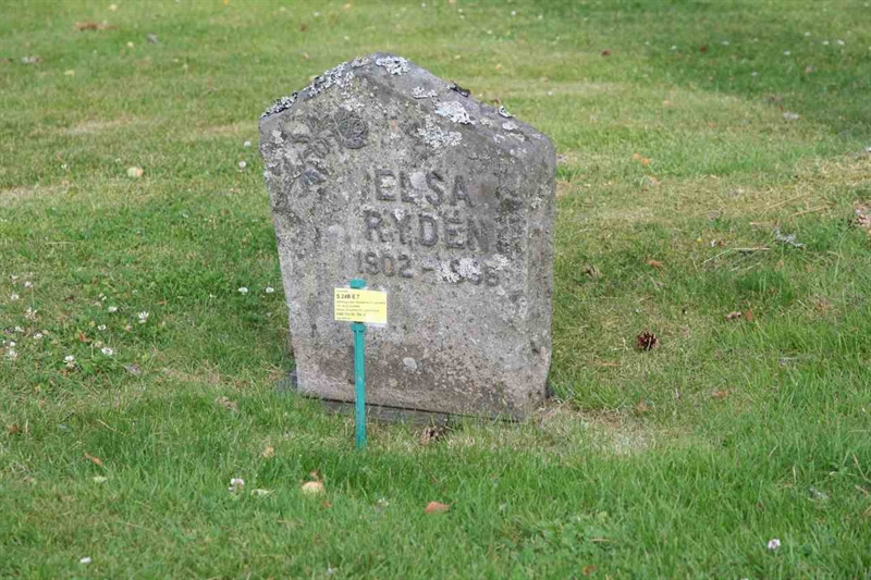 Grave number: S 24B E     7