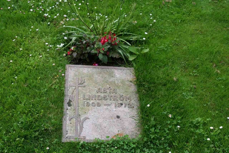 Grave number: S 23D F     1