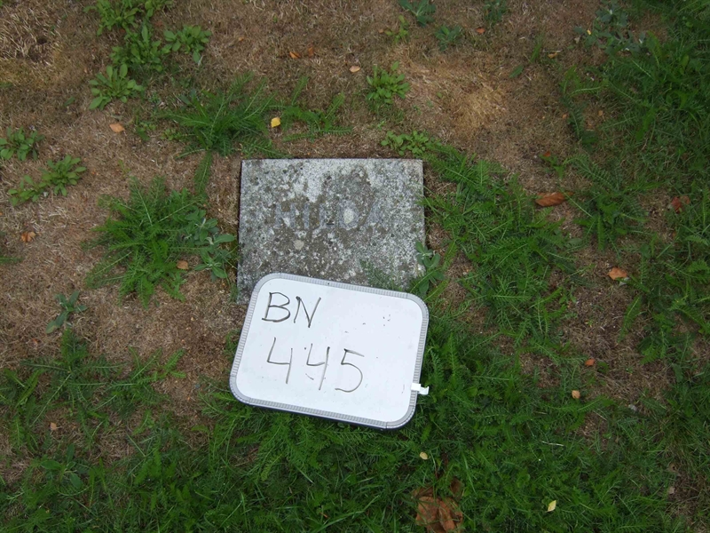 Gravnummer: B N E    27