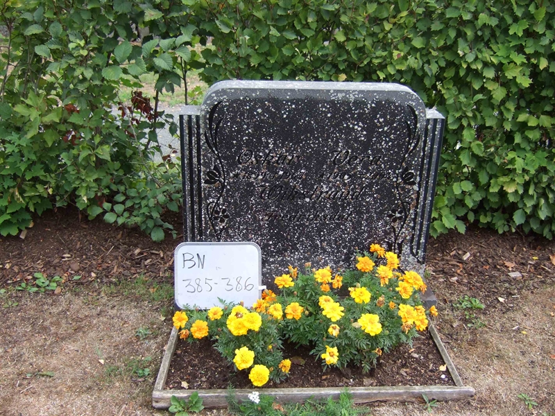 Gravnummer: B N A     9-10