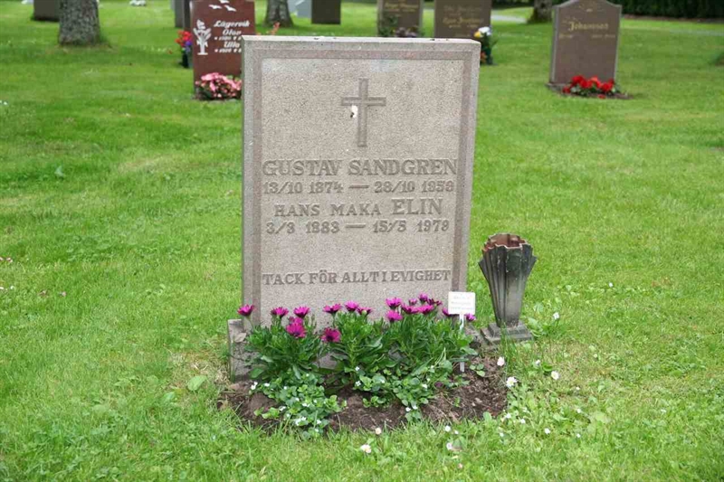 Grave number: S 21D E    11-12