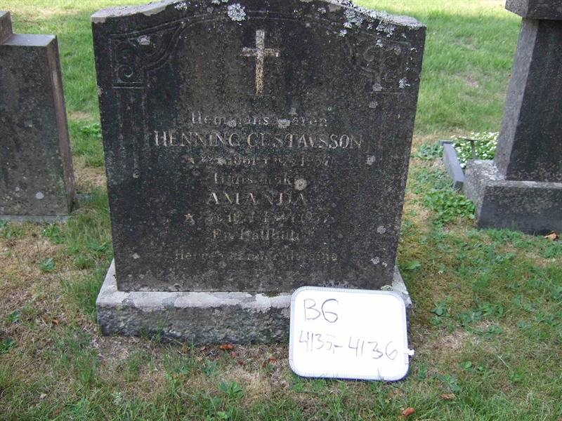 Gravnummer: B G D    99-100