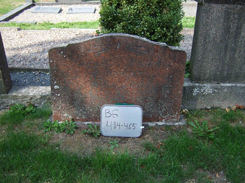 Grave number: B G D   105-106
