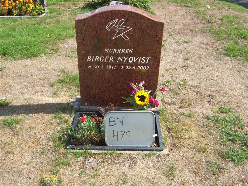 Gravnummer: B N F   140