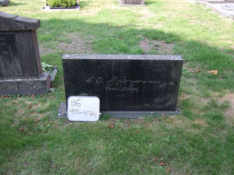Grave number: B G D   101-102
