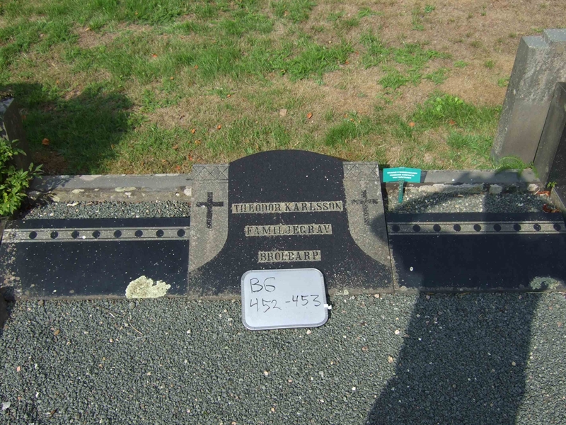Grave number: B G D    42-43