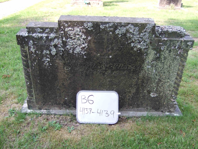Grave number: B G D    96-98