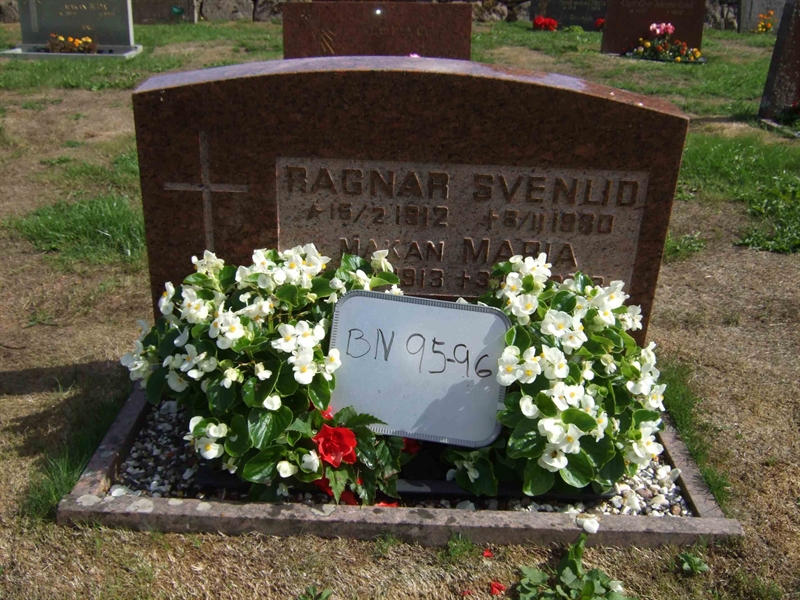 Gravnummer: B N F   128-129