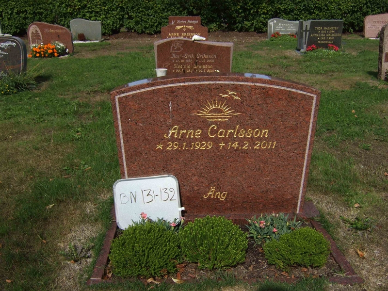 Grave number: B N C    77-78