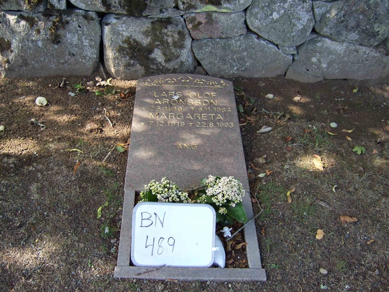 Grave number: B N D    10