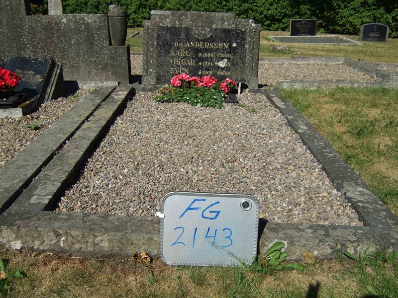 Grave number: F G B    89