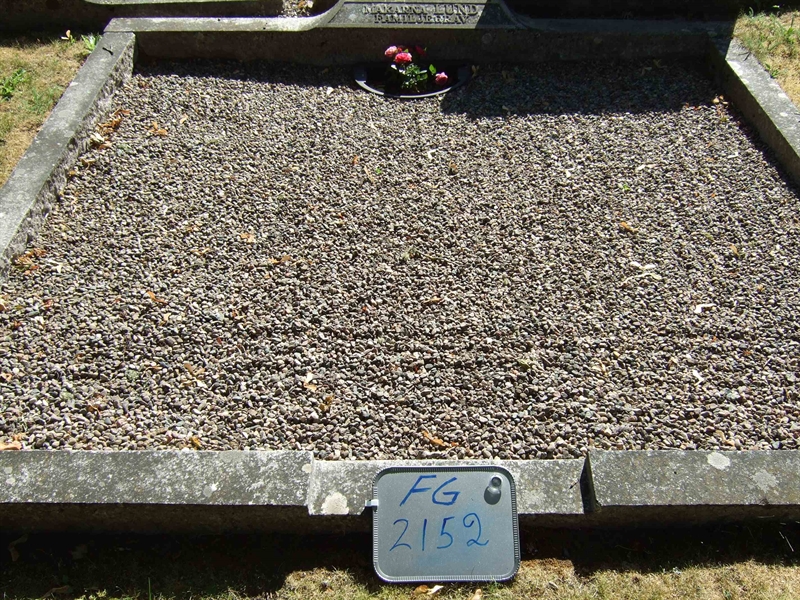 Grave number: F G B    68-69