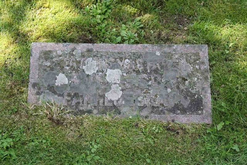 Grave number: F V B   215-217